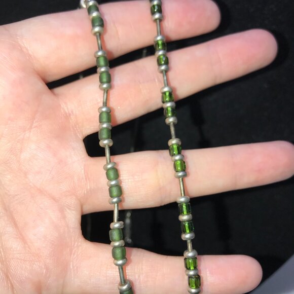 15" Shiny Green And Silver Seed Bead Necklace - Picture 8 of 8